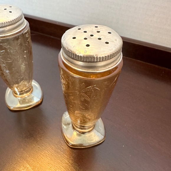 1950s Jeannette Glass Company Floragold salt & pepper - Picture 3 of 5